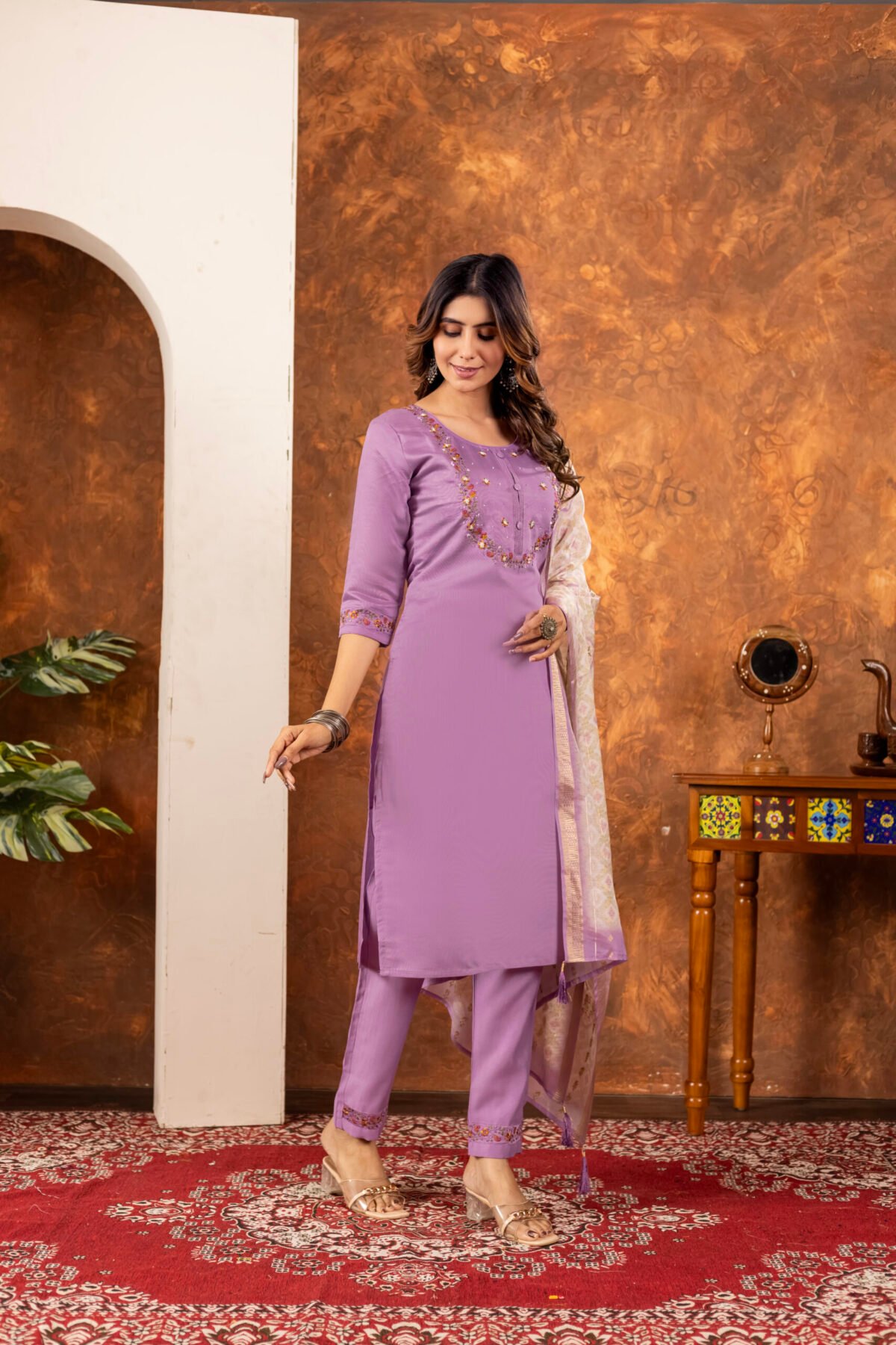 Lovender Straight Kurti Pant With Printed Dupatta Set - Image 2