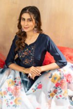 Women's Blue Mango Silk Floral Kurta Set - Image 6