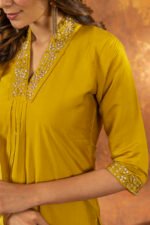 Women's Mustard Roman Silk Floral Kurta Set - Image 3