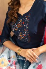 Women's Blue Mango Silk Floral Kurta Set - Image 7