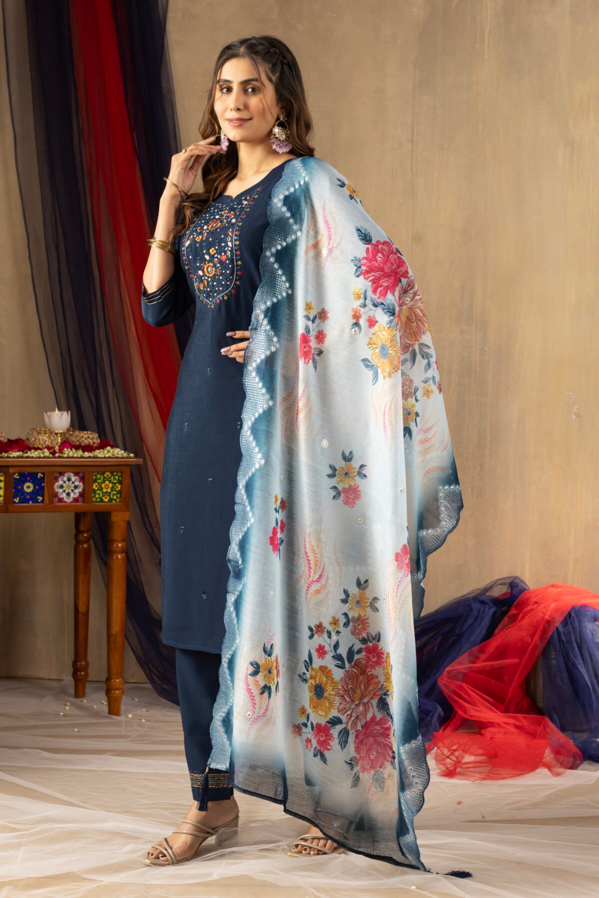 Women's Blue Mango Silk Floral Kurta Set - Image 5