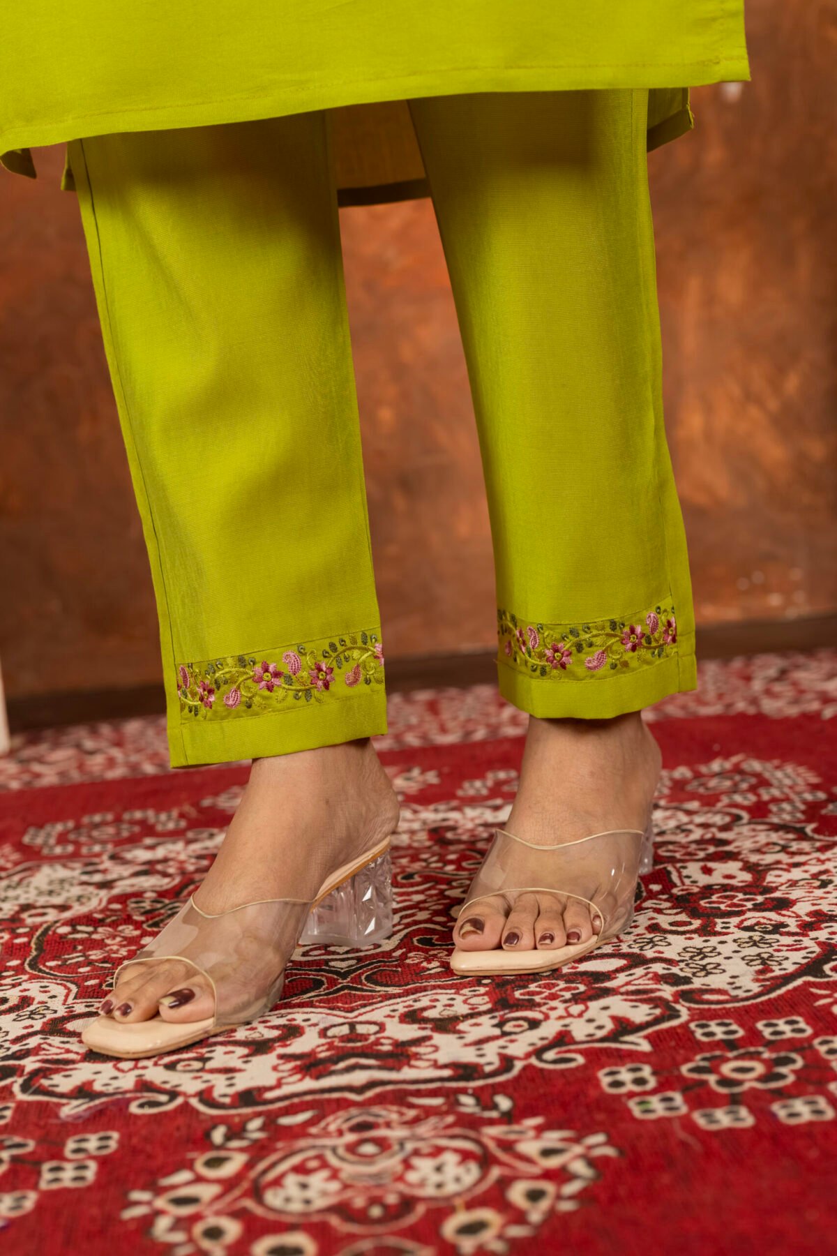 Parrot Green Straight Kurti Pant With Printed Dupatta Set - Image 8